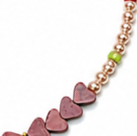 Collar de corazones rosas